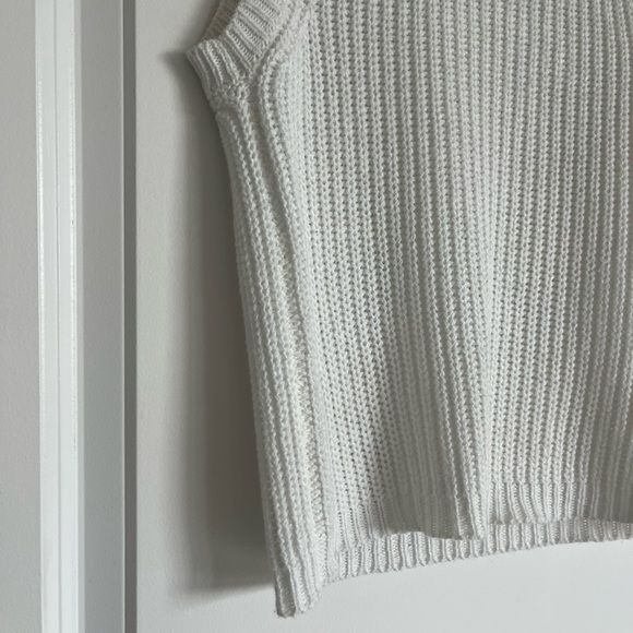 Sleeveless knit sweater/ sweater vest - Picture 3 of 5